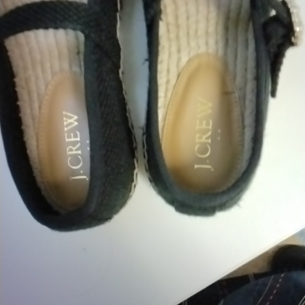 Shoes - Picture 6 of 9